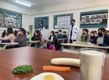 Cumhuriyet İlkokulu’nda “Önce Öğren Sonra Beslen” Konulu Eğitim Düzenlendi