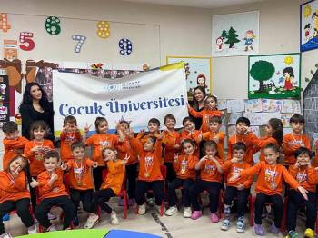 Sağlık Yönetimi Öğrencilerinden Miniklere Sağlık Etkinliği