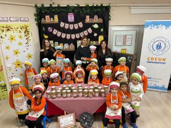 Gelenekten Geleceğe: Minikler Turşu Kurmayı Öğrendi