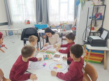 Boyalar ve Hayvanlar Bir Arada: Minikler Kendi Ormanını Kurdu!