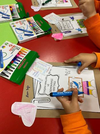 Minik Kalpler, Büyük Haklar: İnsan Haklarını Öğreniyoruz!